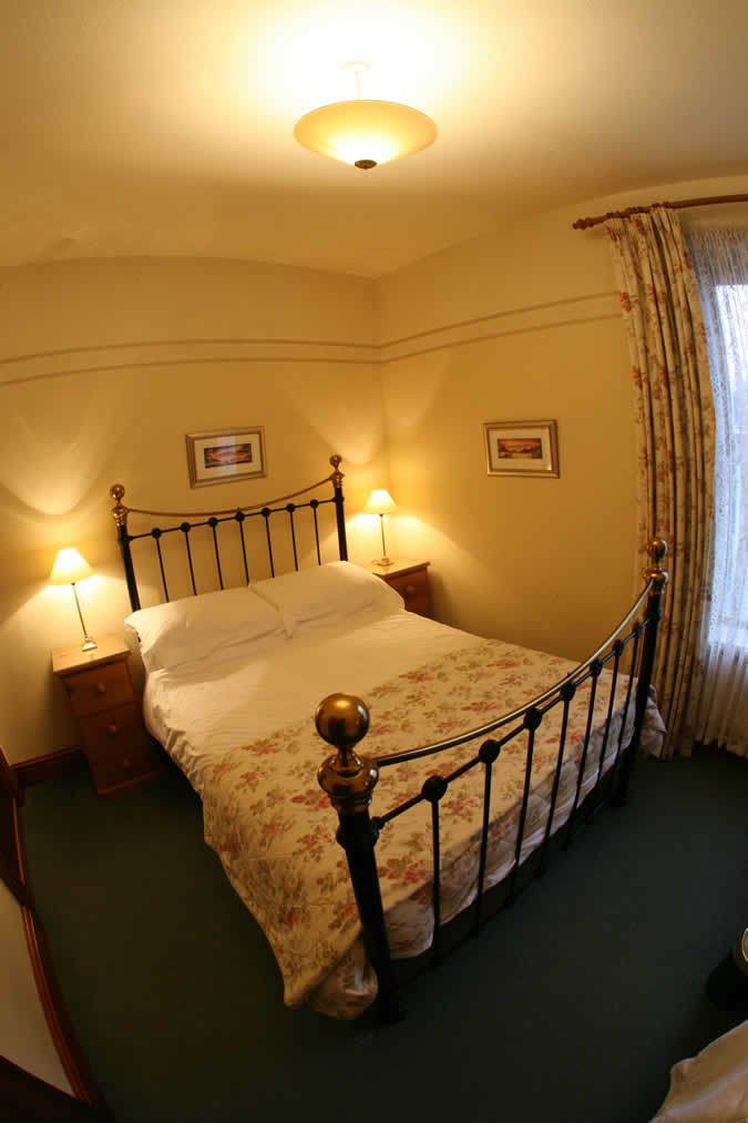 Room 2 - double en suite B&B accommodation